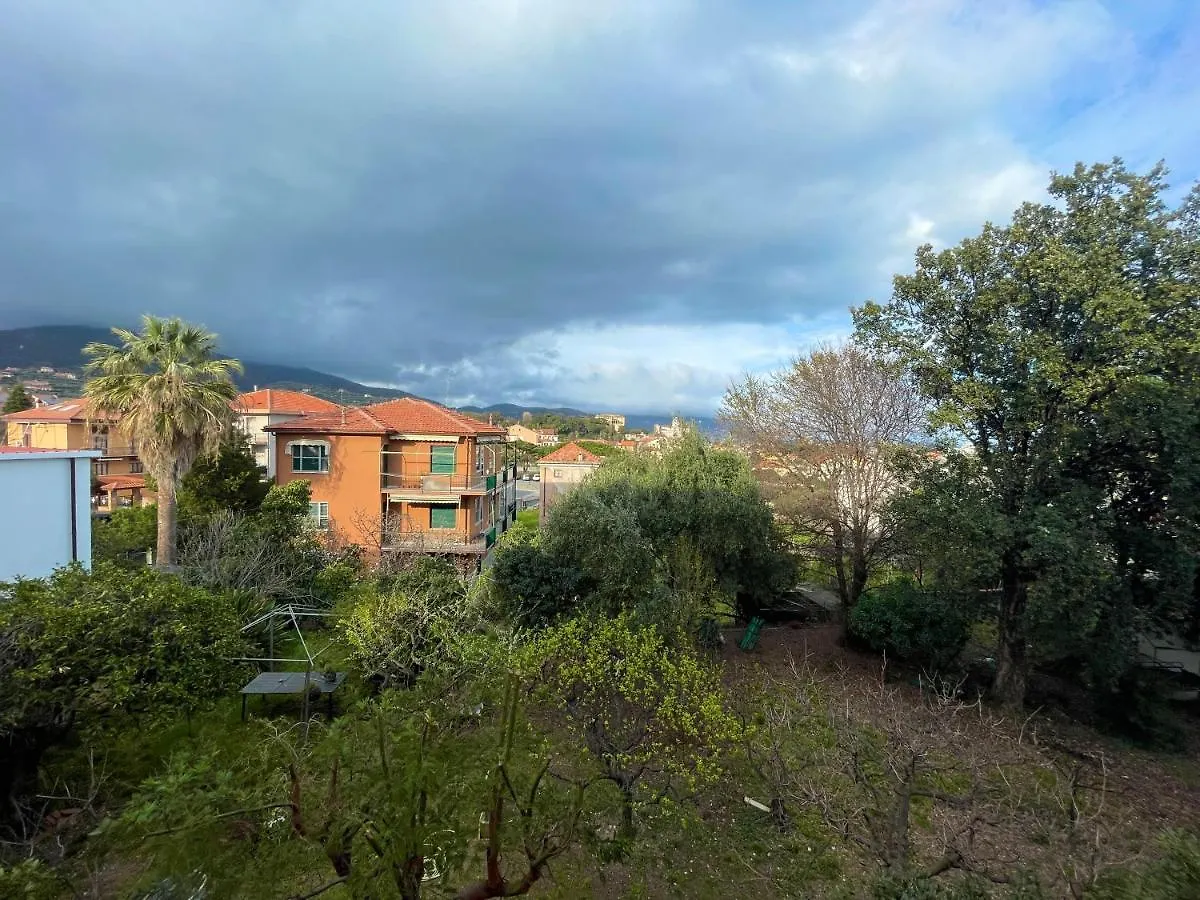 2 Locali A 600 Metri Dal Mare Con Wi-Fi & Free Parking Appartamento Loano Italia